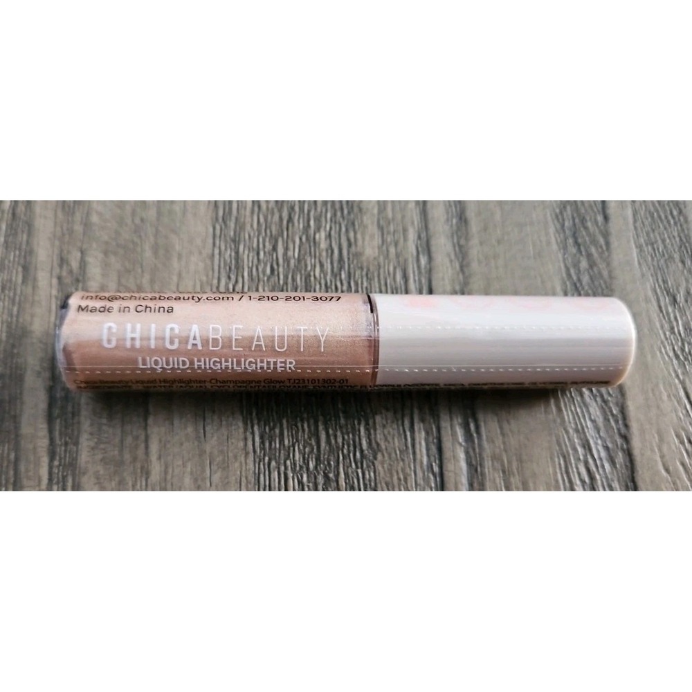 CHICA BEAUTY In Champagne Glow Liquid Highlighter – 6 ml / 0.21 fl oz | Luminous
